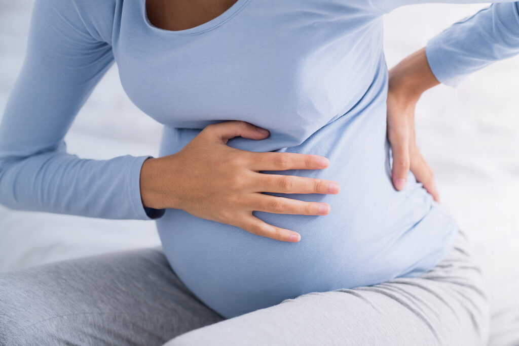 ¿Qué significa el dolor de estómago en el embarazo?